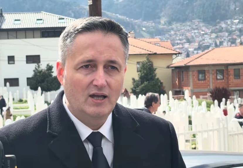 Mezari su opomena, a ne politička pozornica: Može li Bećirović barem na Dan šehida staviti ego u drugi plan