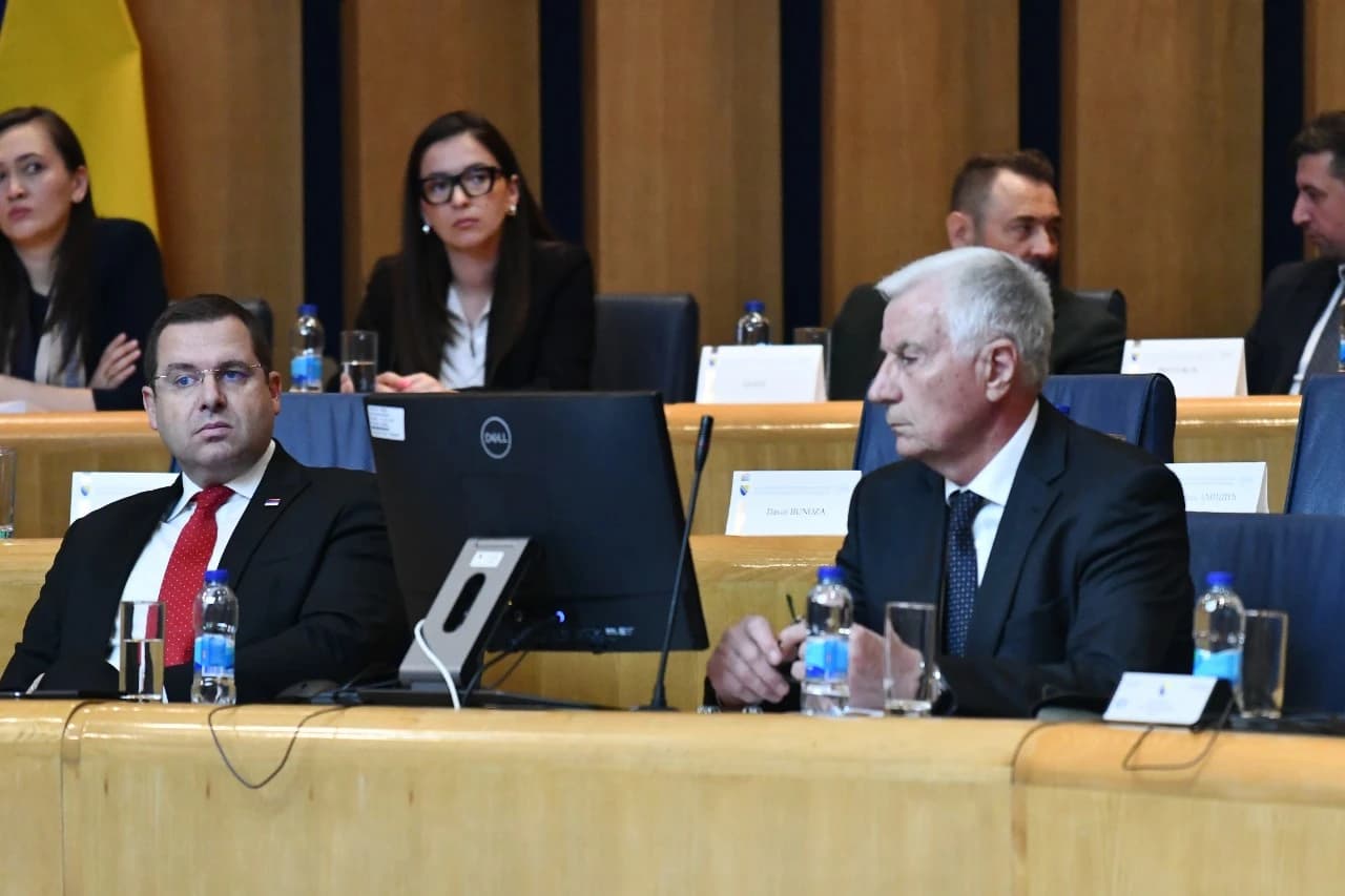Ukidanje akciza na gorivo ušlo u dnevni red sjednice Doma naroda, ali SNSD uskratio kvorum