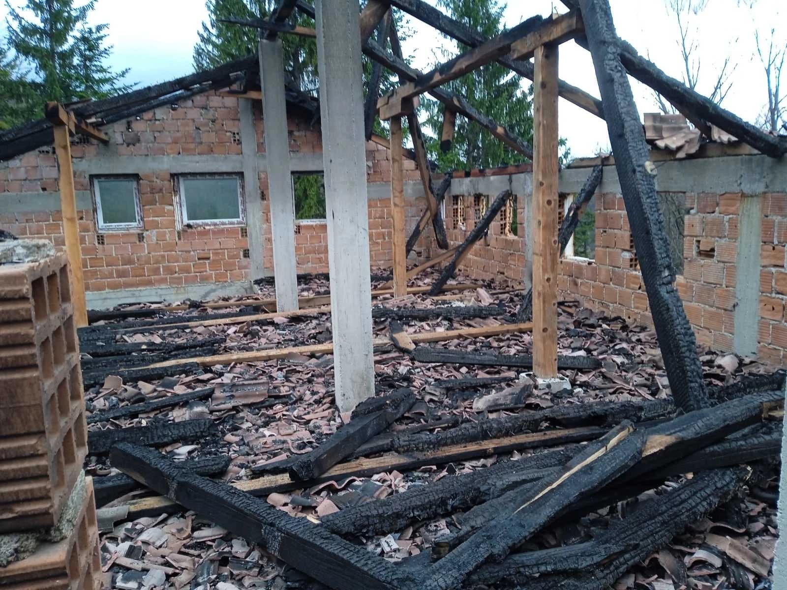 Vandali zapalili i uništili planinarski dom Šavnici