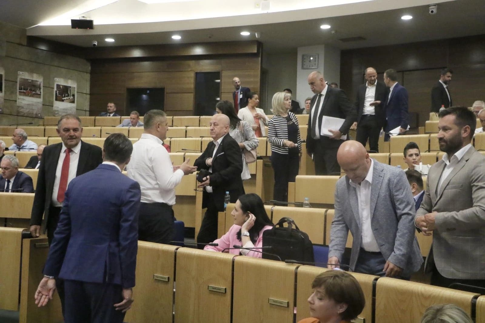 Javnost i dalje bez uvida u primanja federalnih delegata; Hadžiavdić: Bilo je transparentno i korisno, ne znam šta hoće