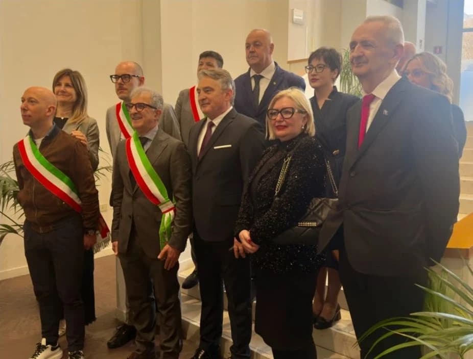 Željko Komšić na Akademiji povodom obilježavanja Dana nezavisnosti BiH u Italiji, dotakao se i baraža