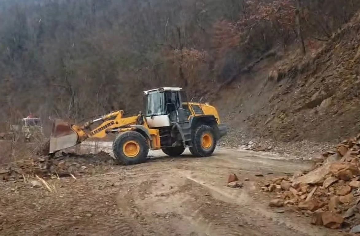 Automoto savez RS-a: Povećana opasnost od odrona, klizišta i obrušavanja drveća na kolovoz
