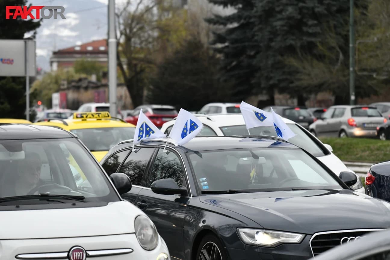 Usijana atmosfera u Sarajevu pred utakmicu BiH - Italija
