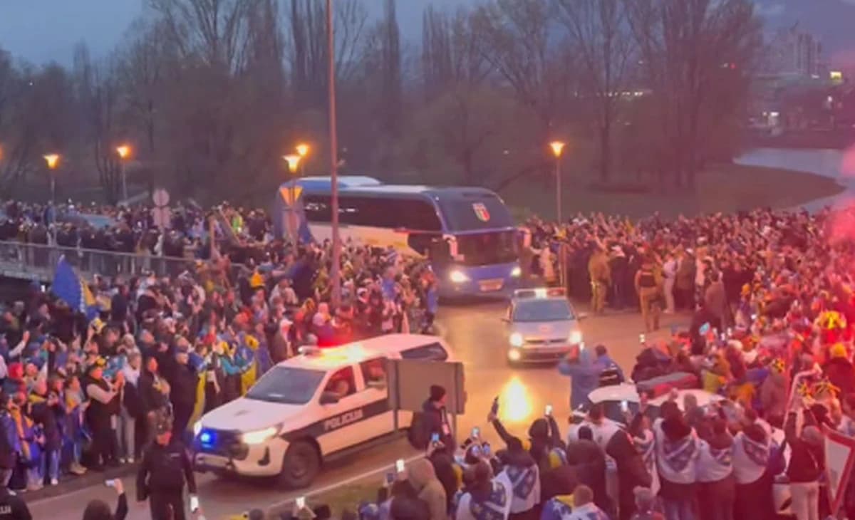 Navijači BiH pokazali veličinu kad je prolazio autobus s igračima Italije
