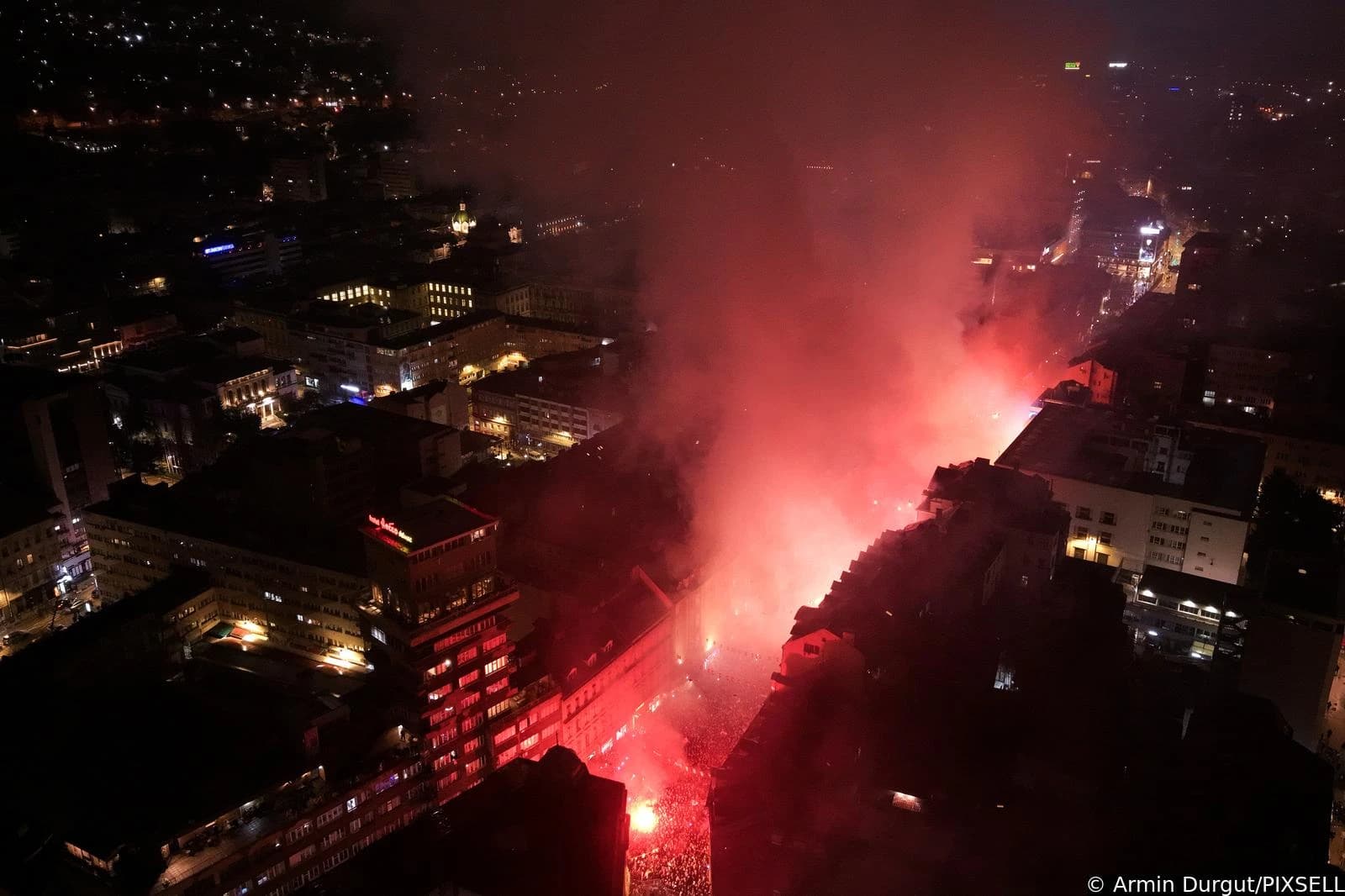 Pogled iz zraka na veličanstveni doček Zmajeva u Sarajevu