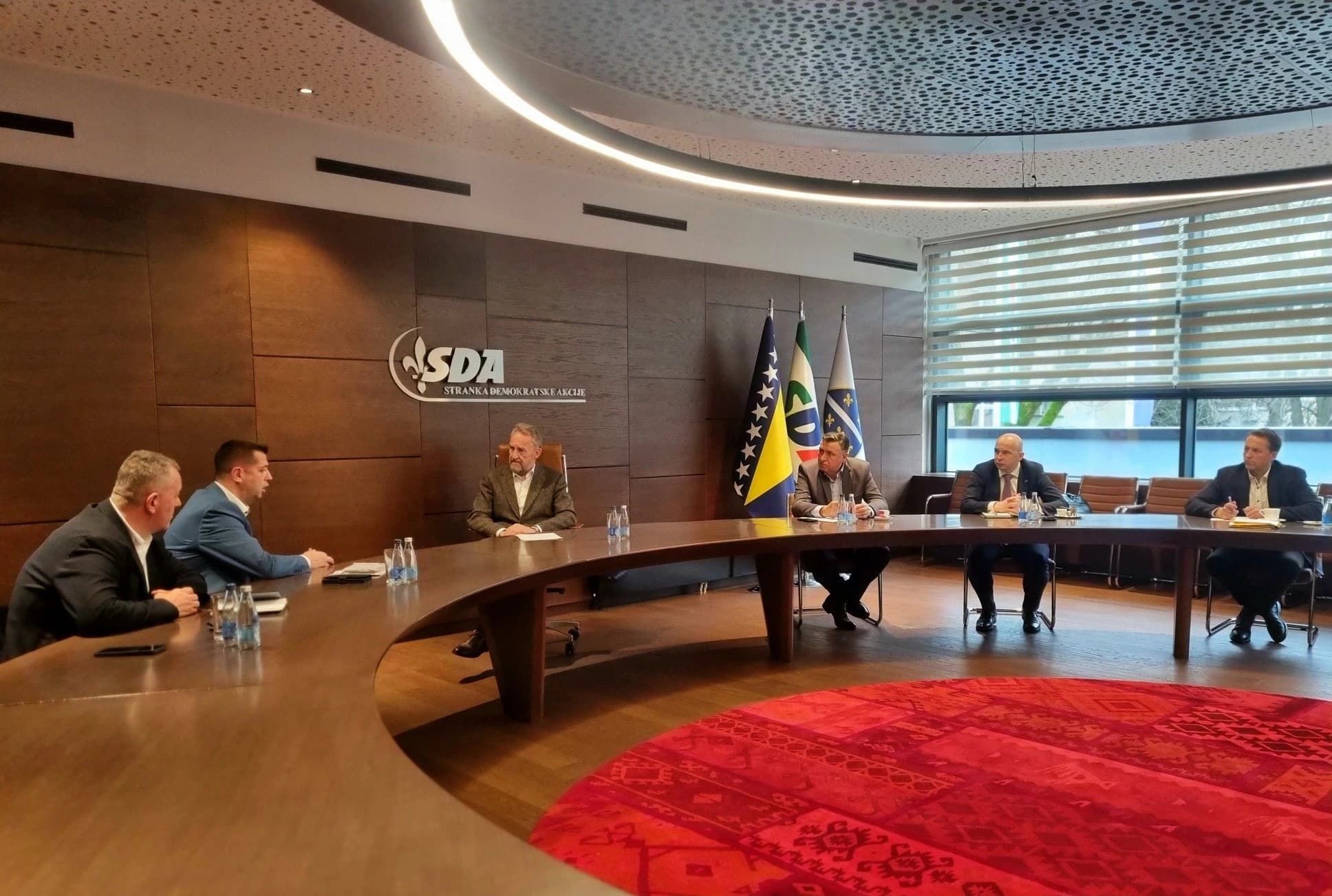 Izetbegović sa predstavnicima Nove željezare Zenica
