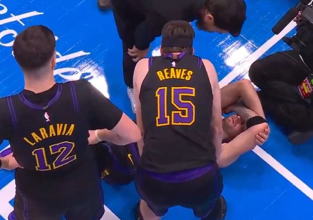 Lakersi poniženi, Dončić zbog povrede pao na parket i uhvatio se za glavu