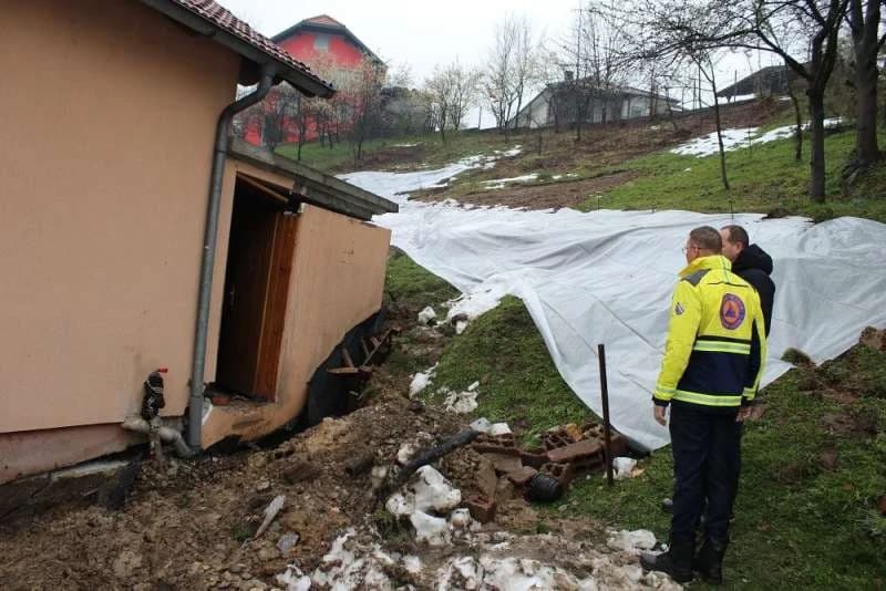 Pokrenula se klizišta u Kalesiji, Hasanović: Bilo je zastrašujuće spavati sjedeći