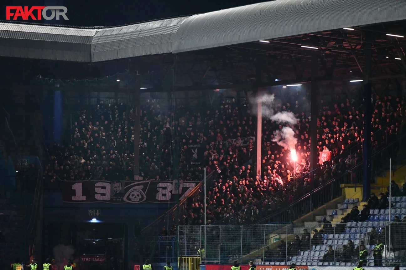 Žestok međusobni sukob navijača Sarajeva na Grbavici