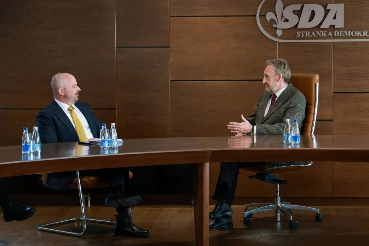 Izetbegović i otpravnik poslova pri američkoj ambasadi John Ginkel u borbi za energetski suverenitet BiH