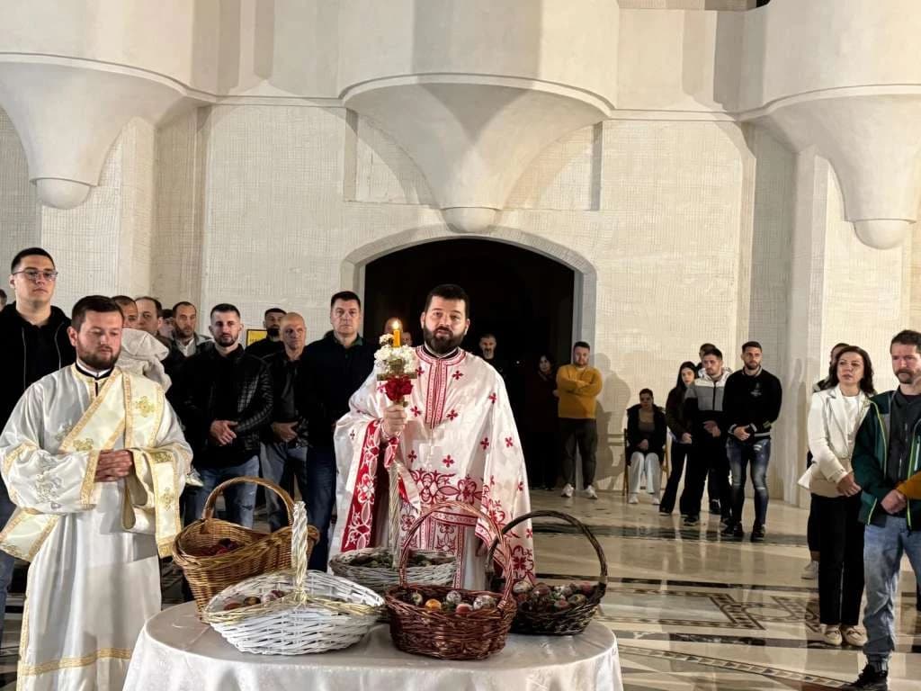 Vaskrs u Sabornoj crkvi u Mostaru; Svećenik Kojić: Udaljavamo li se jedni od drugih, odsutajemo li lako od čovjeka
