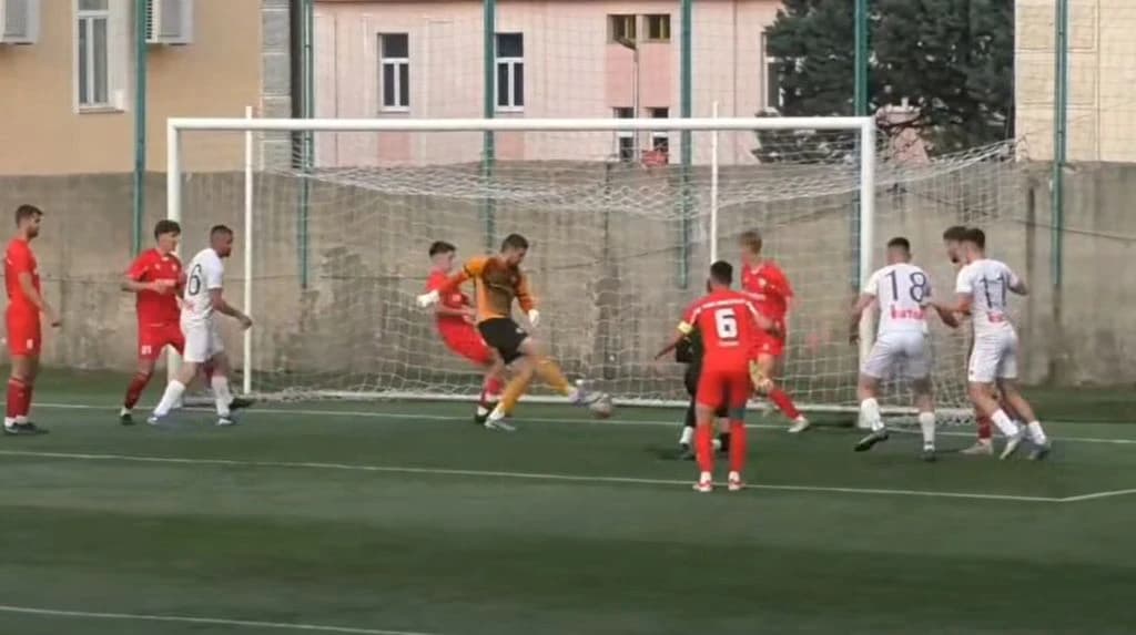 Pod Bijelim brijegom: Legendarni golman Veleža pogodio u 100. minuti za lidersku poziciju