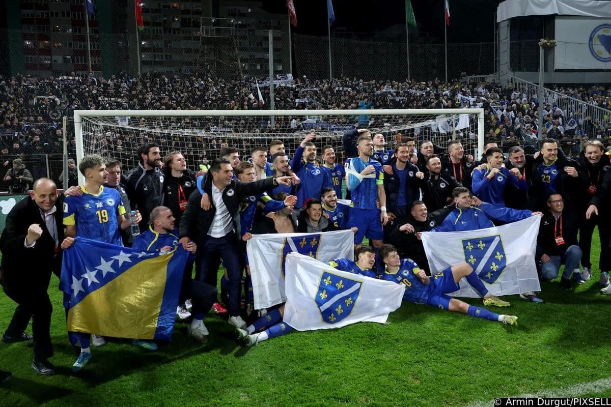 S tribina tokom utakmice šalje "dojave" Barbarezu: Kako je kuhar po struci postao heroj iz sjene reprezentacije BiH?