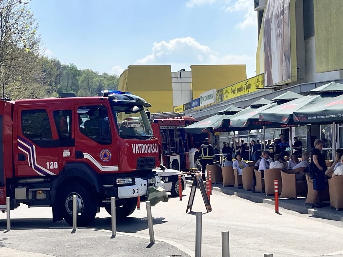 Vatrogasci ispred RK Tuzlanka