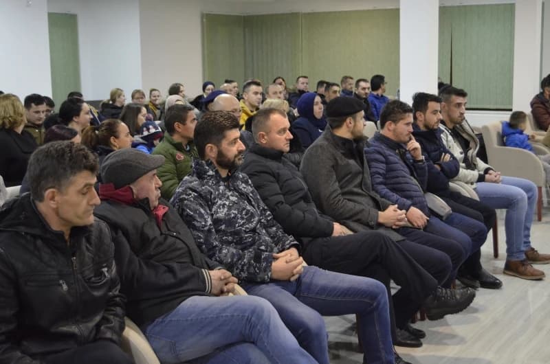 Sutra protest upozorenja roditelja bošnjačke djece u Srebrenici