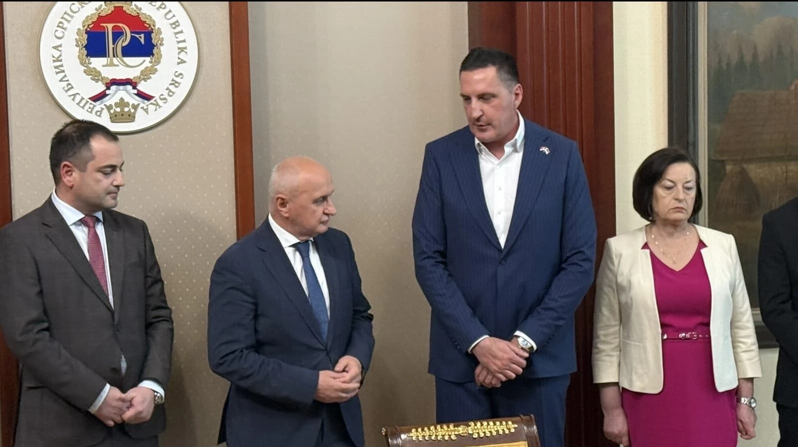 Potpisivanje ugovora o izgradnji gasovoda kroz RS bez odgovora na pitanja novinara