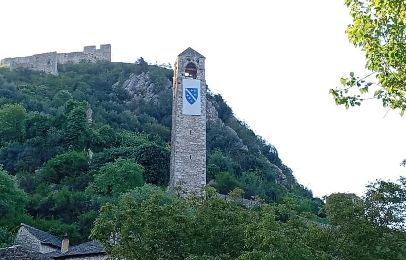 Ljiljani narušavaju mir, Praljak ga čuva: Vlastima Čapljine veći problem zastava nego presuđeni ratni zločinac