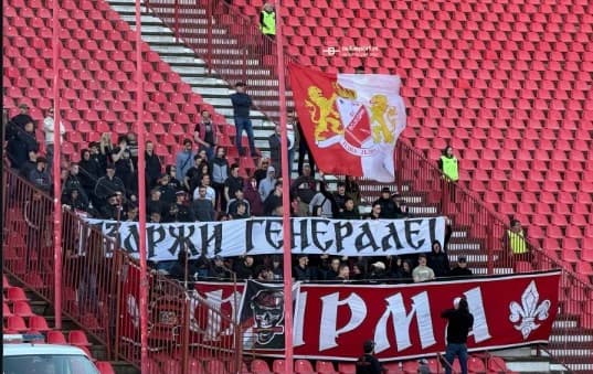 Tribine u Srbiji kao "sigurna kuća" za ratne zločince: Navijači Vojvodine poslali poruku podrške Mladiću