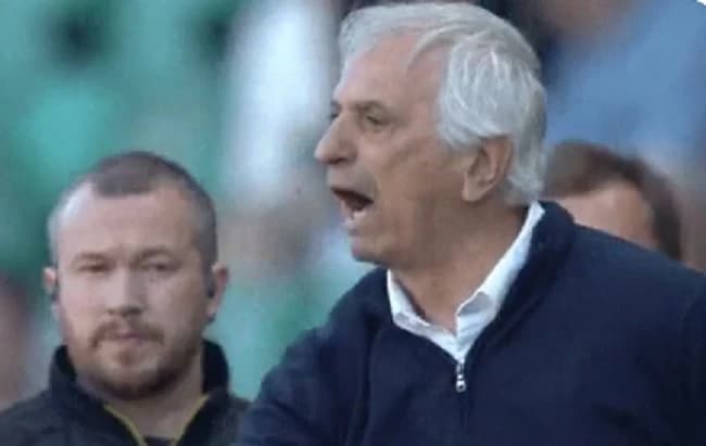 Izljev bijesa Vahe Halilhodžića: Dobio crveni, odbio izaći s terena, navijači skandirali njegovo ime