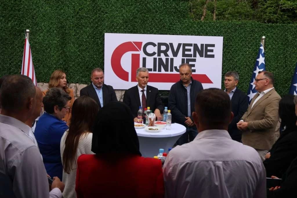 Kemal Ademović pristupio političkoj stranci Crvene linije