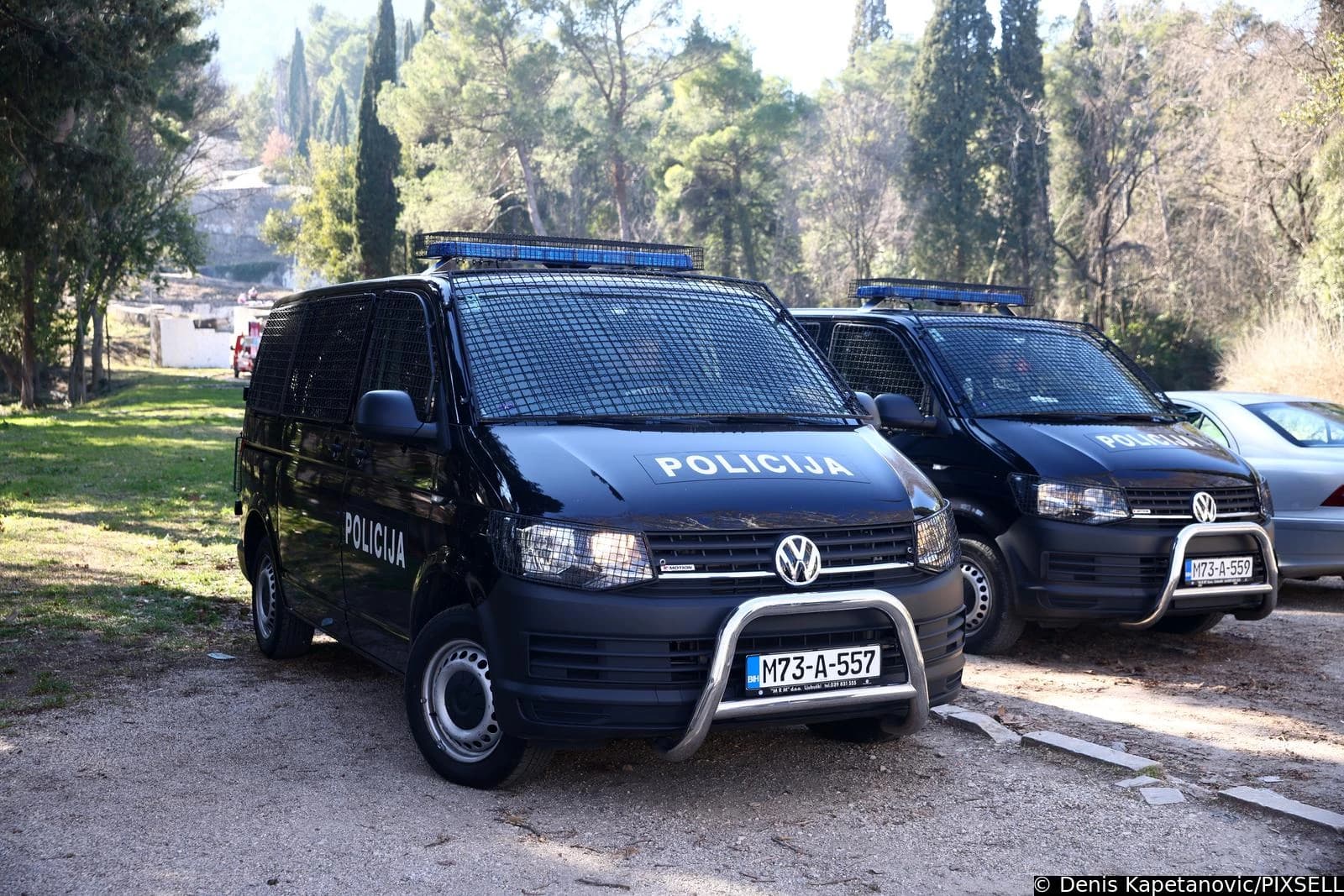 U Mostaru napadnuti osnovci, napadači su imali čakije i letve