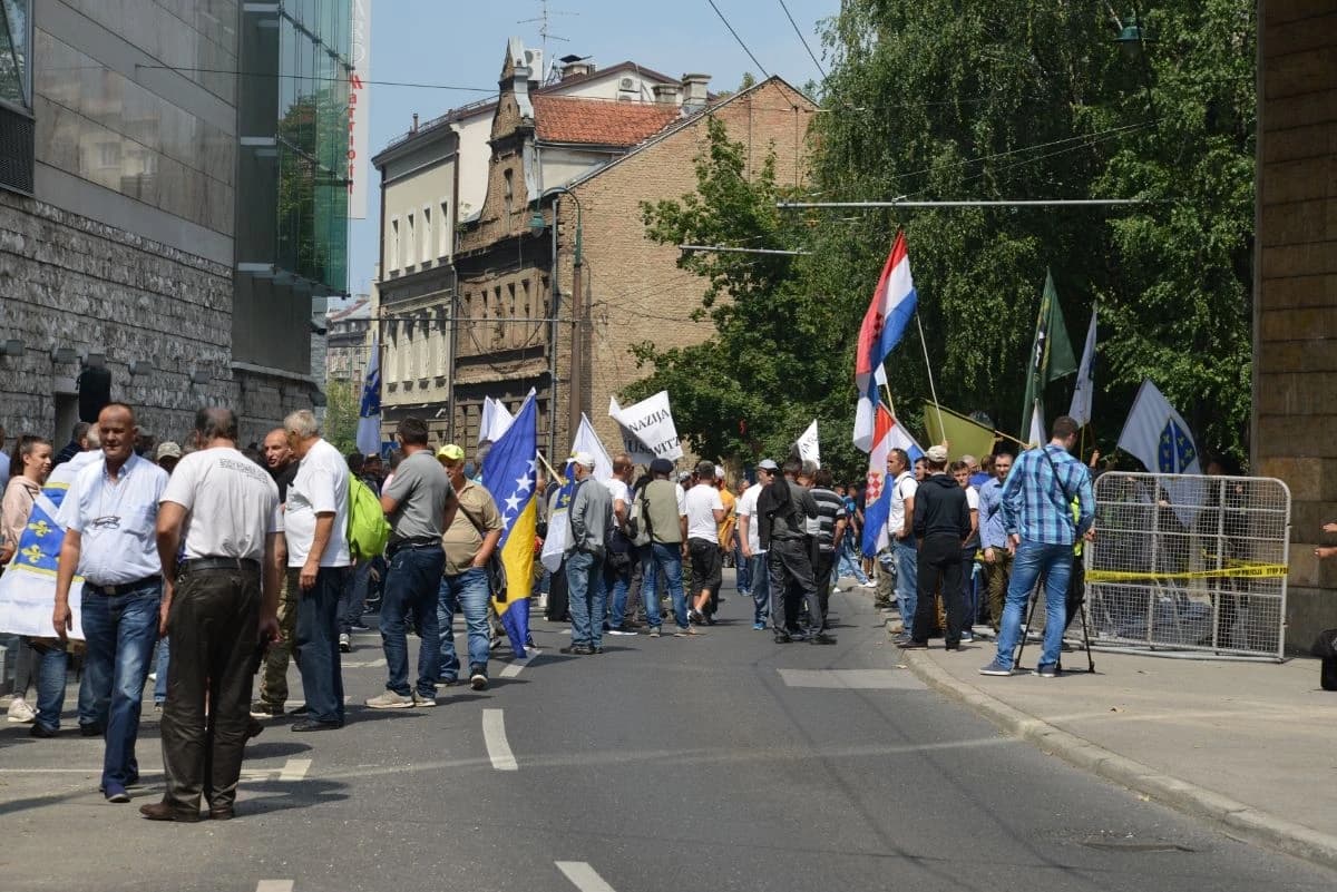 Da li je uvjet od minimalno tri godine u odbrani zemlje kamen spoticanja za borce da odu u prijevremenu penziju?