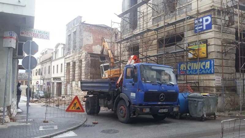 Nastavljeno uklanjanje nestabilnih dijelova na razrušenom objektu čuvene "Name"