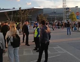 Aerodrom Sarajevo - dojava o postalvjenoj bombi