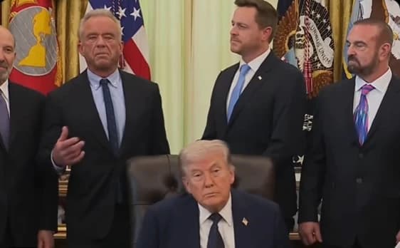 Pogledajte kako se američki ministar zdravstva i Donald Trump bore sa matematikom koja se uči u osnovnoj školi
