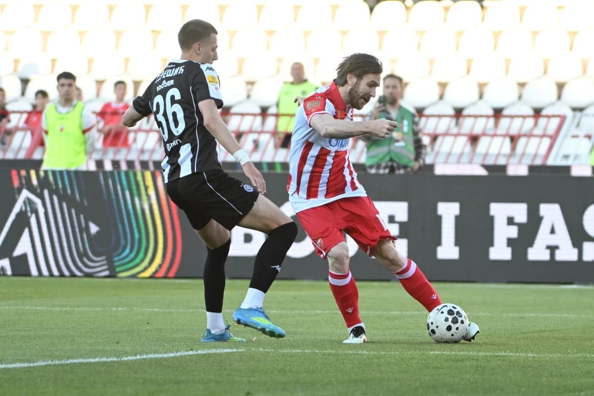 Fudbaleri Crvene zvezde slavili protiv Partizana u derbiju i osigurali titulu prvaka Srbije