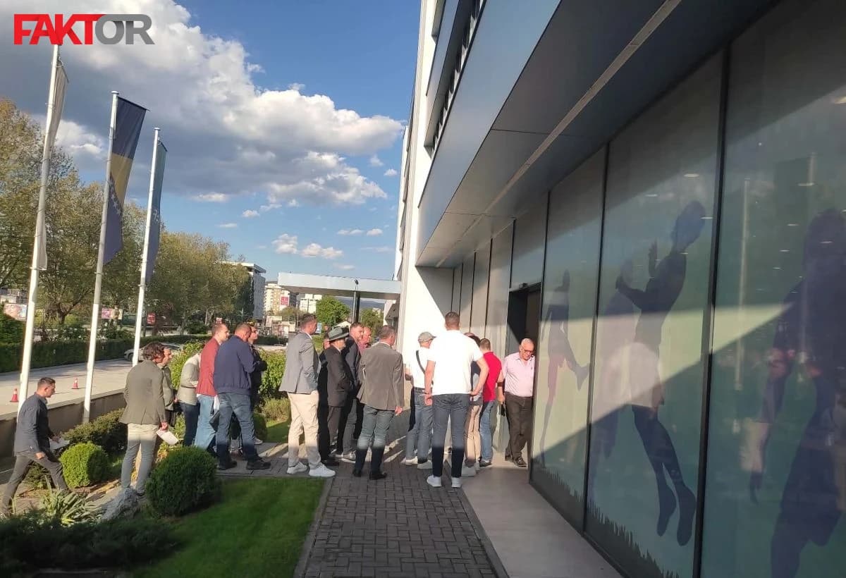 Čolpa zatvorio vrata sale gdje je zakazana Skupština FSKS