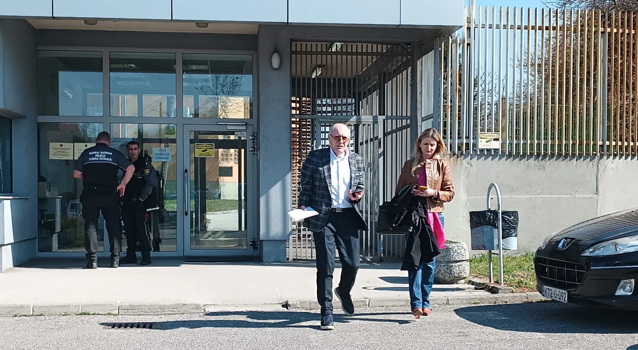 Dragoljub Kunarac sa advokaticom Anjom Logom