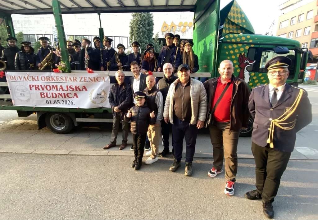 Zeničani jutros dočekali jubilarnu 100. prvomajsku budnicu