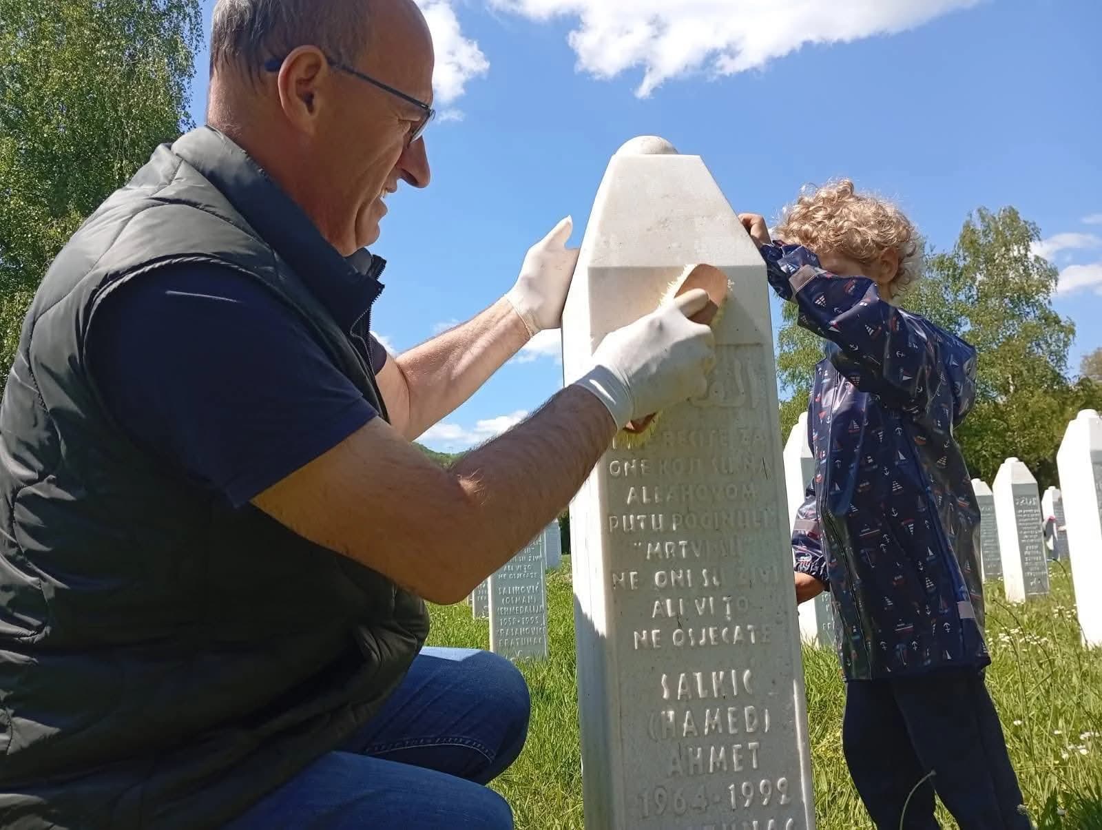 U Bratuncu obilježen "Dan bijelih nišana"