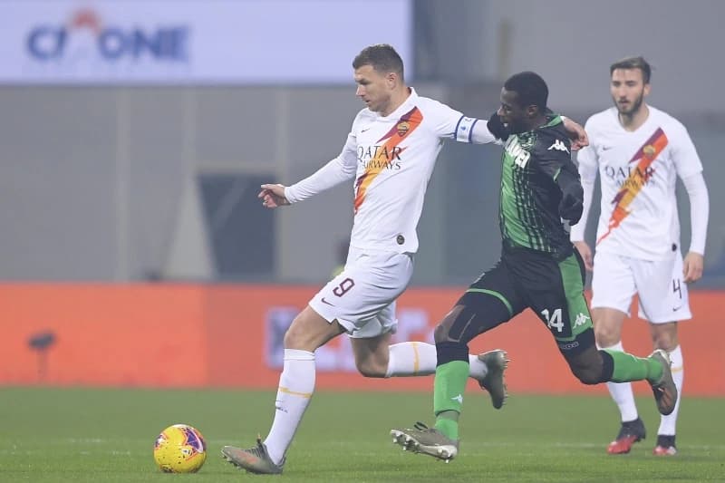Stoti gol u dresu Rome: Dijamant spašava Vučicu bruke u Sassuolu