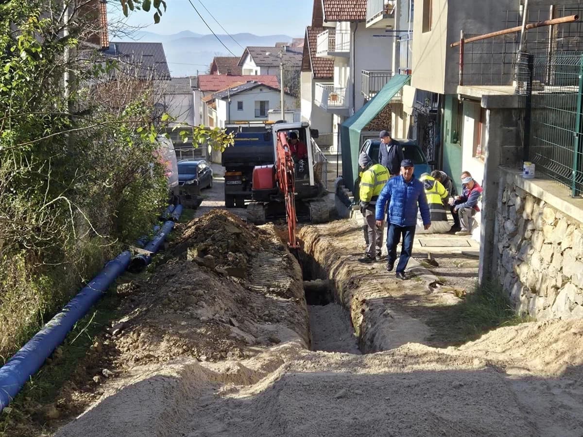 Brojni kvarovi na terenu