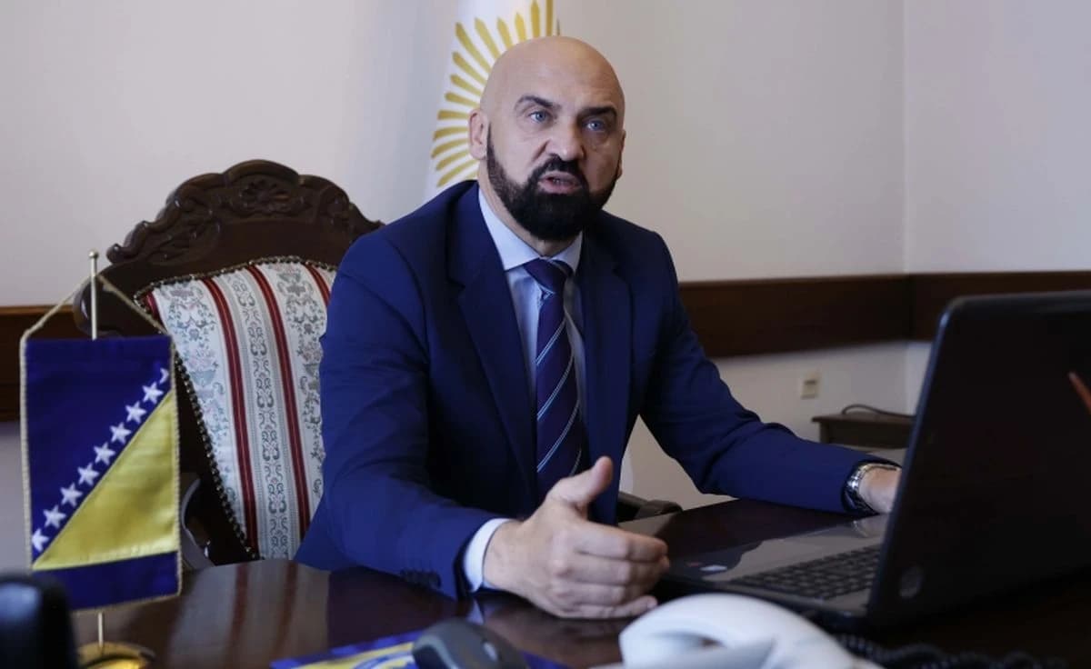 Ramo Isak žestoko opleo po tužiocima dok mu POSKOK kuca na vrata