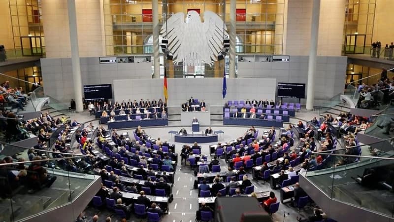 Podjele u Bundestagu oko njemačkog učešća u misiji EUFOR: Ukazano na blokade i secesionizam, kritikovan i Schmidt