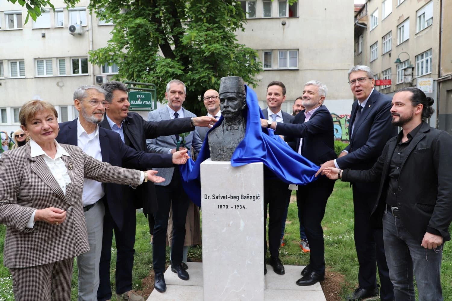 U Sarajevu otkrivena bista dr. Safvet-bega Bašagića
