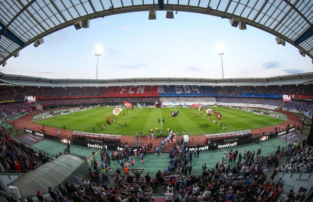 Fijasko Schalkea 04 u prazničnoj atmosferi