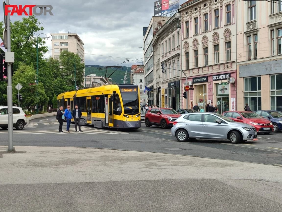 Udes na šinama zaustavio tramvaje skoro tri sata