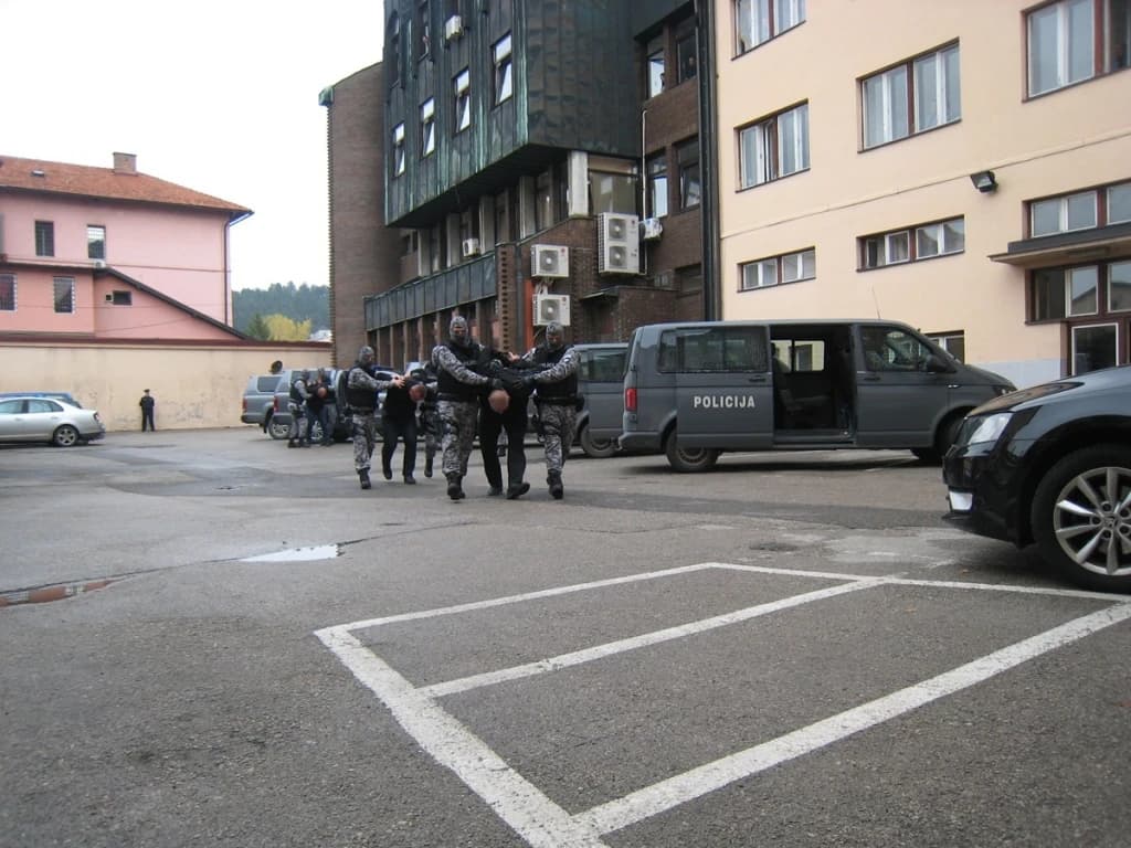 Zaposlenima u krim-policiji Tuzlanskog kantona dodatak na plaću od 35 posto