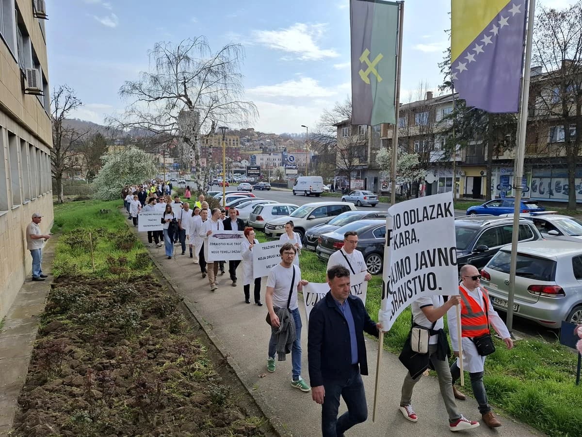 Protest doktora u Tuzli