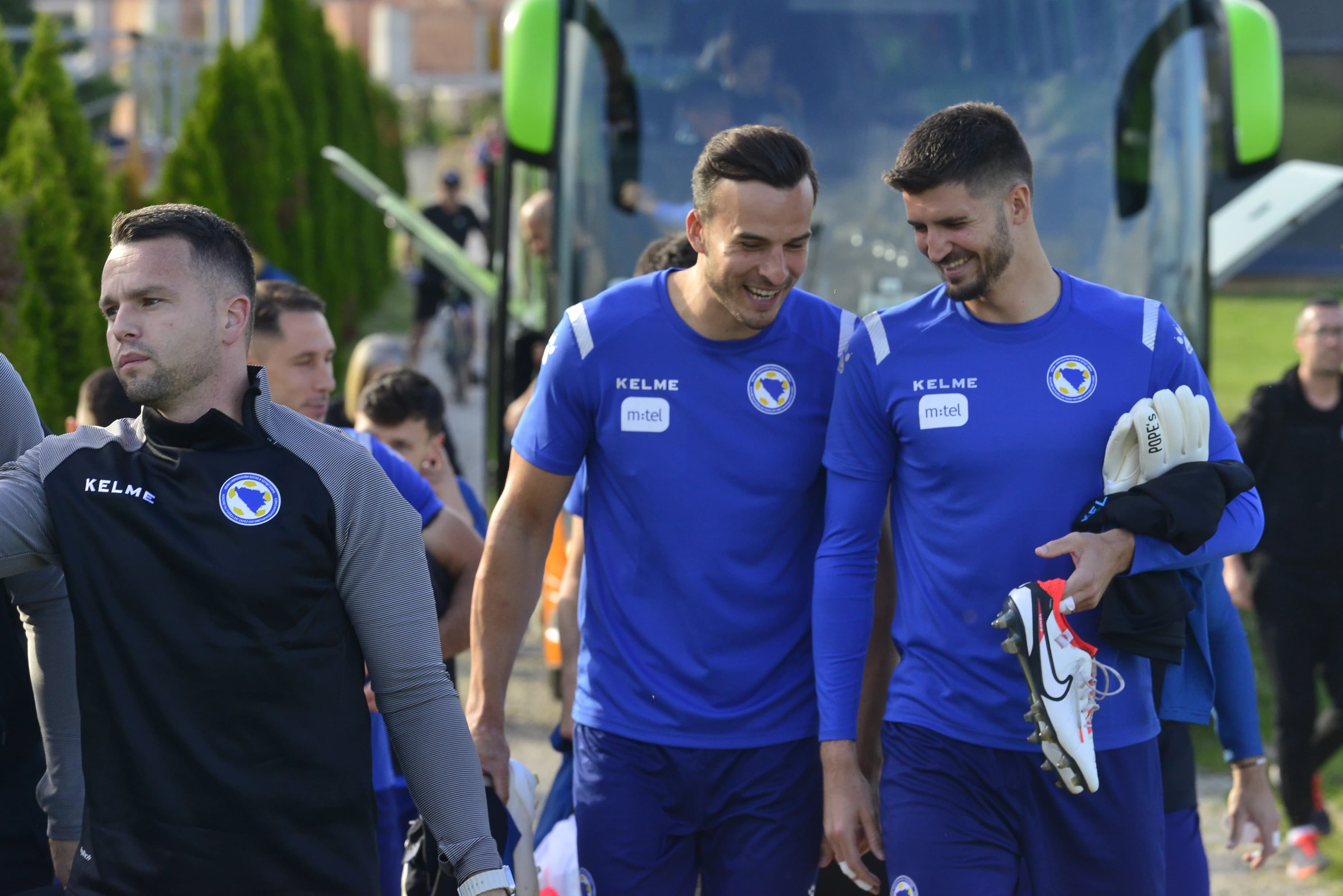 Tabaković povrijeđen, Vasilj prije okupljanja ispao iz Bundeslige