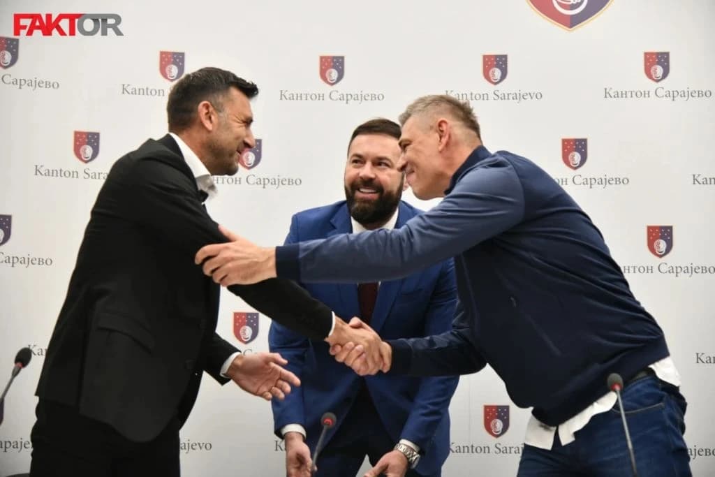 Sa posljednje zajedničke press konferencije: Pozdrav Cvitanovića i Miloševića