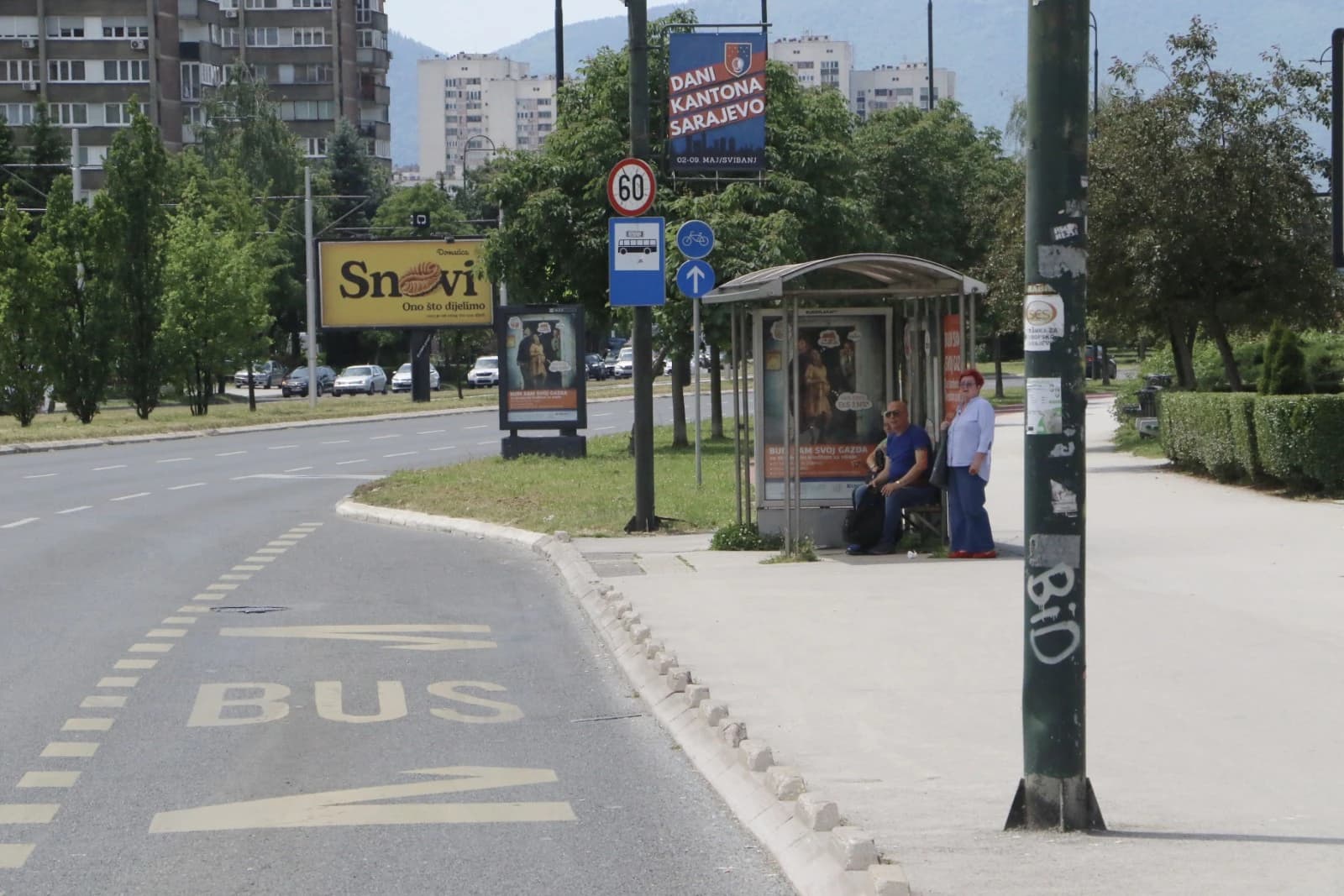 Kamere na stajalištima u Sarajevu: Svako treći vozač "popio" kaznu, pješaci sad "uskaču" u vozila nasred ceste