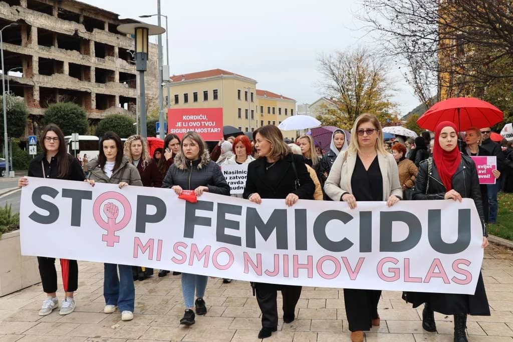 "Nije bez razloga", "ne opravdam, ali...": Komentari na društvenim mrežama nakon ubistava i dalje bez kazne