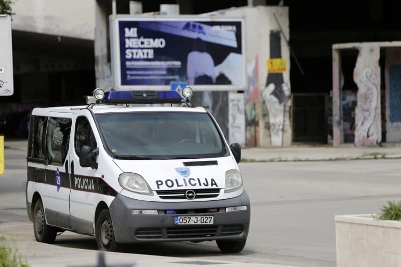 U Mostaru motocikl sletio sa ceste, vozača i suvozača odvezla Hitna pomoć