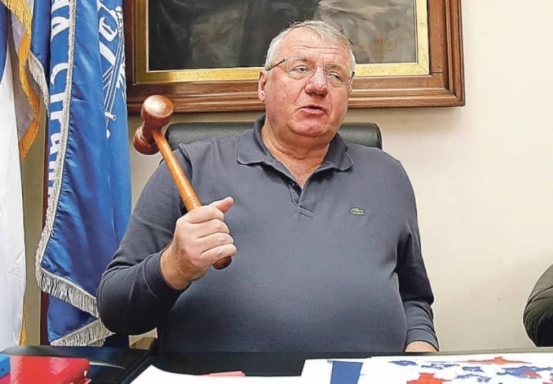 Vojislav Šešelj