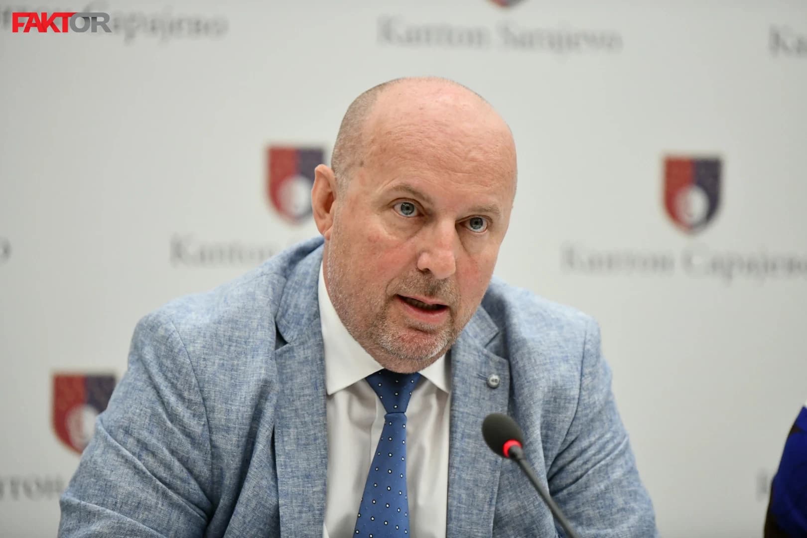 Prim. dr. Enis Hasanović